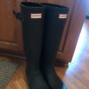 Matte Black Hunter Rainboots w/ Inserts